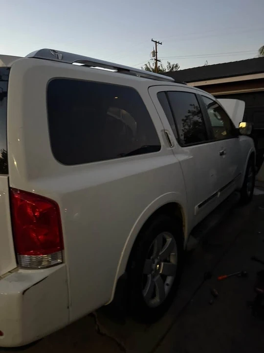 2012 Nissan Armada - Image 7 of 8