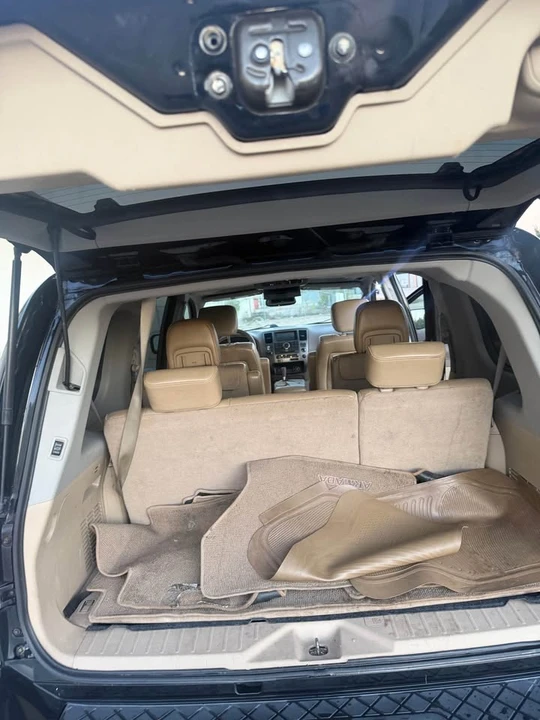 2012 Nissan Armada - Image 8 of 9