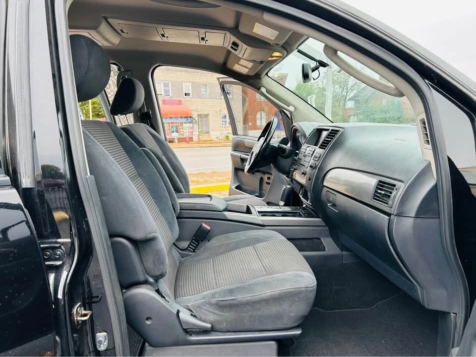 2012 Nissan Armada - Image 13 of 18