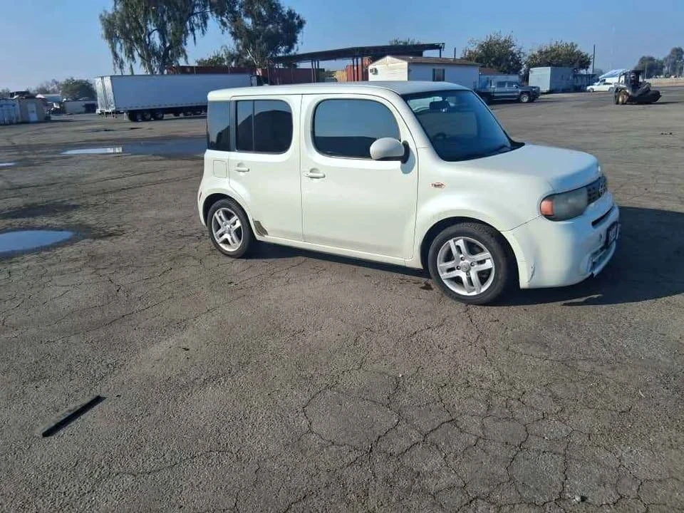 2012 Nissan Cube - Image 2 of 12