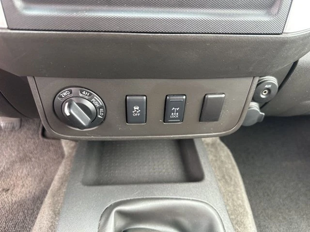 2012 Nissan Frontier 2nd Gen - Image 5 of 20