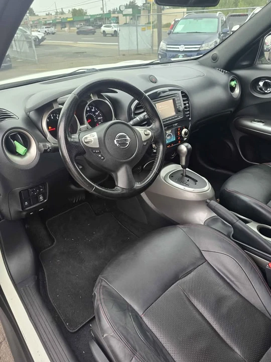2012 Nissan Juke - Image 11 of 18