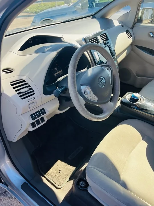2012 Nissan Leaf - Image 11 of 14