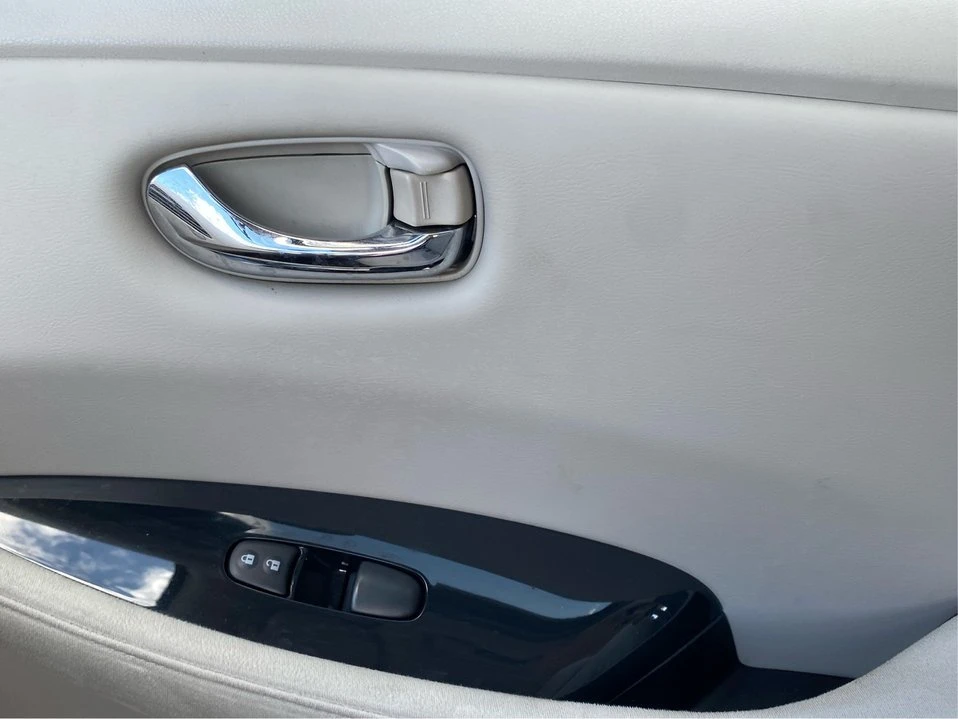 2012 Nissan Leaf - Image 18 of 19
