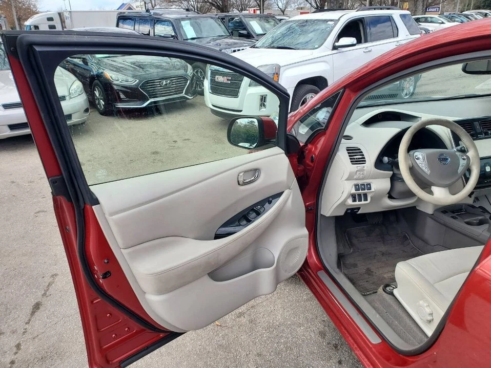 2012 Nissan Leaf - Image 9 of 19