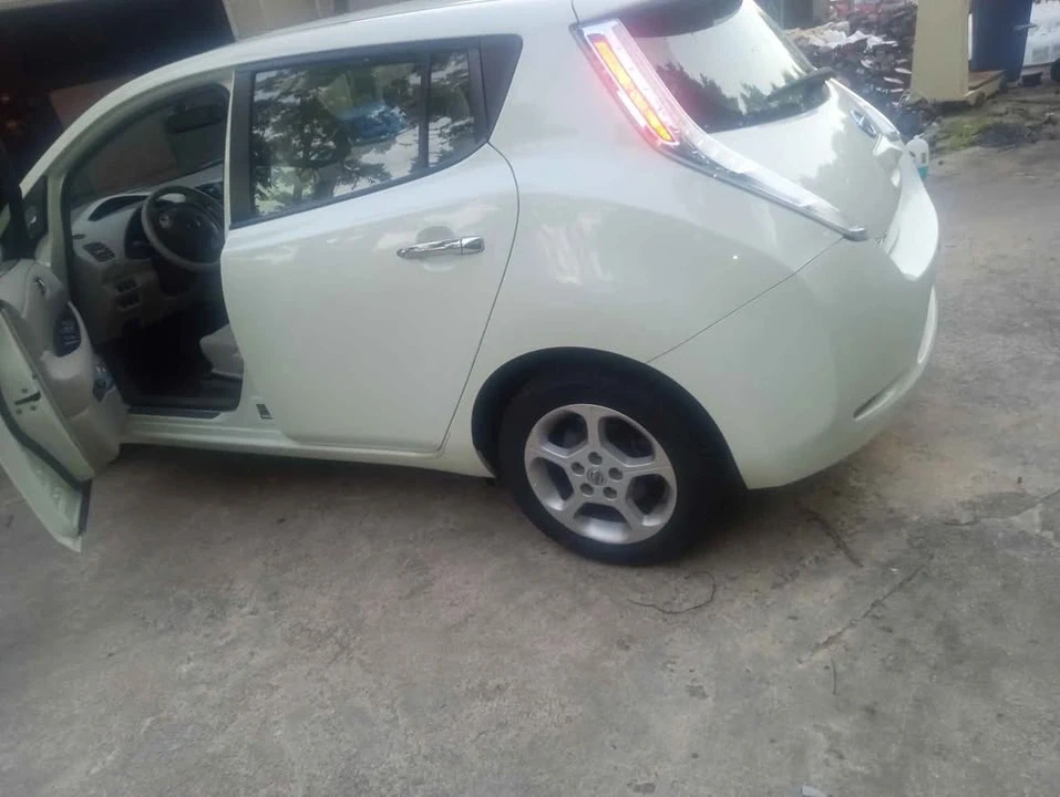 2012 Nissan Leaf - Image 2 of 4
