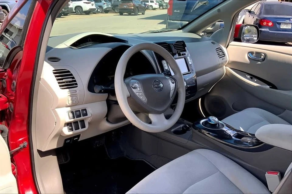 2012 Nissan Leaf - Image 10 of 13