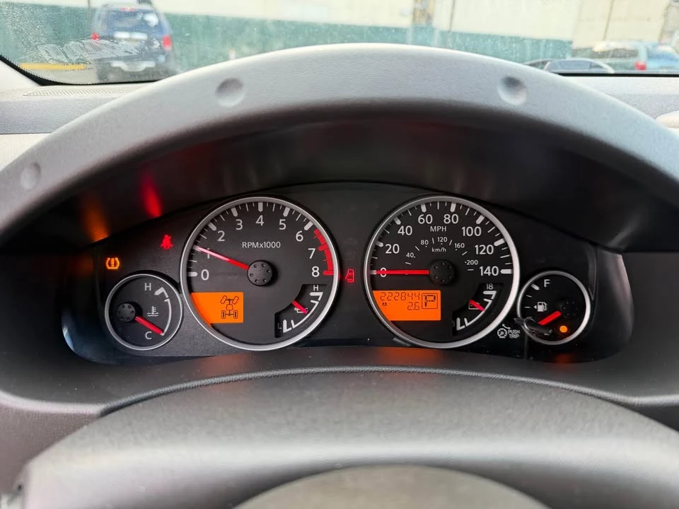 2012 Nissan Pathfinder 3rd Gen - Image 17 of 20