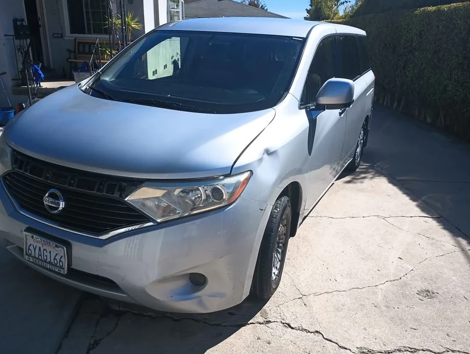 2012 Nissan Quest - Image 2 of 7