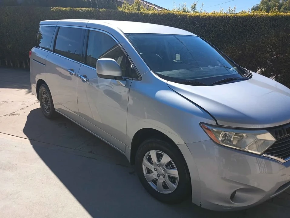 2012 Nissan Quest - Image 3 of 7