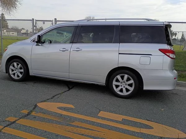 2012 Nissan Quest - Image 9 of 13