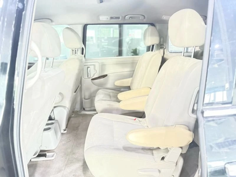 2012 Nissan Quest - Image 11 of 17