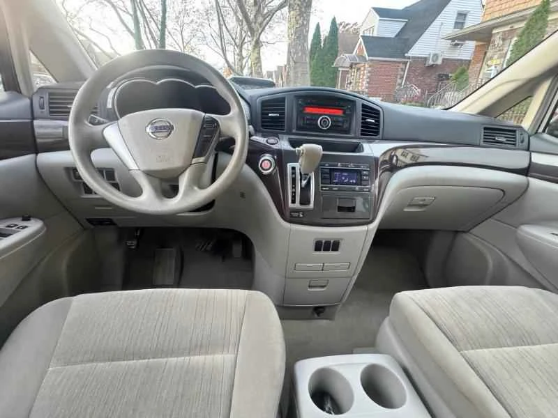 2012 Nissan Quest - Image 10 of 18