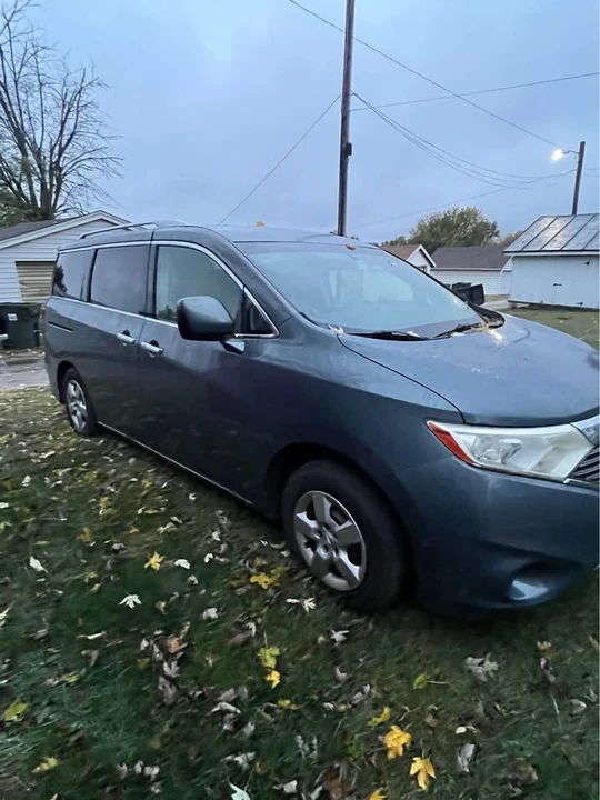 2012 Nissan Quest - Image 2 of 4