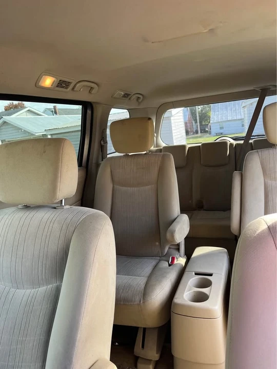 2012 Nissan Quest - Image 4 of 4