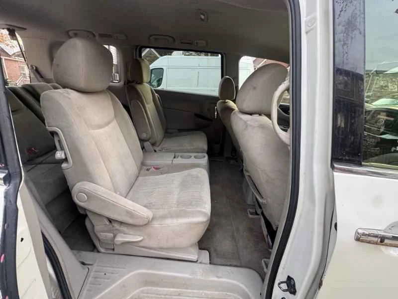2012 Nissan Quest - Image 18 of 18