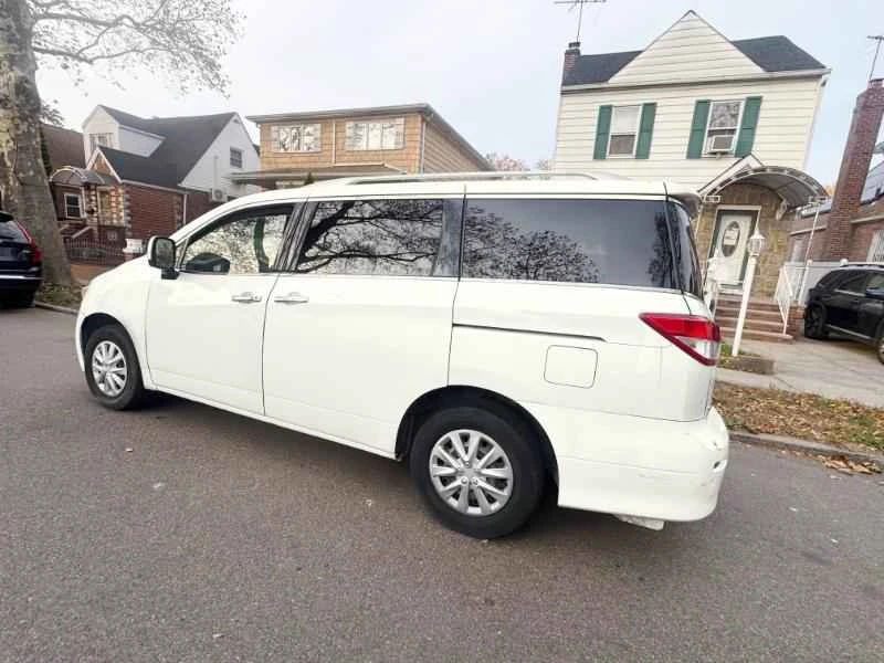 2012 Nissan Quest - Image 5 of 18