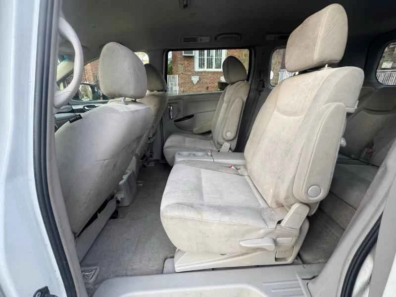 2012 Nissan Quest - Image 8 of 18
