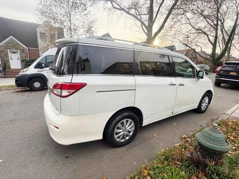 2012 Nissan Quest - Image 3 of 18