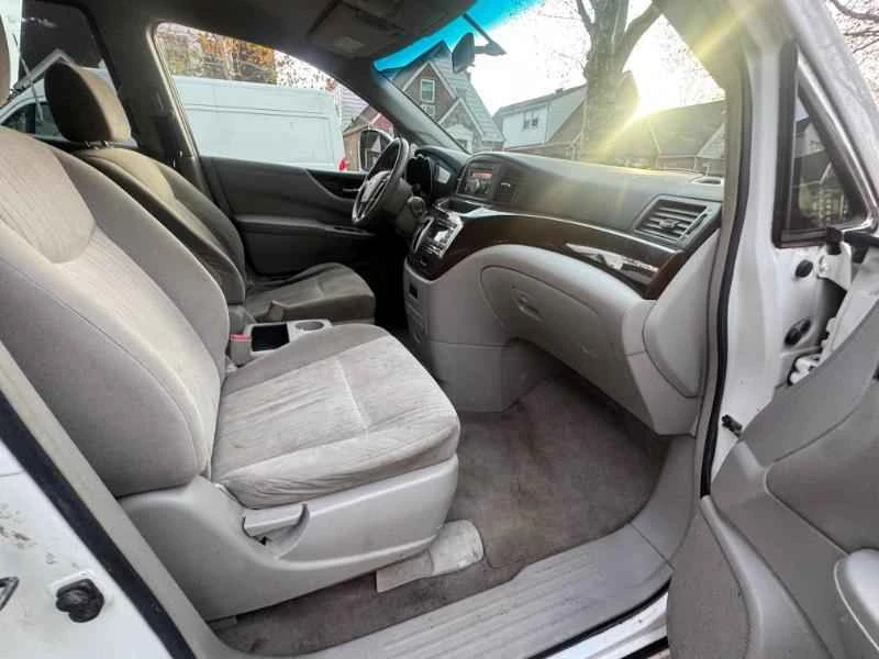 2012 Nissan Quest - Image 7 of 18