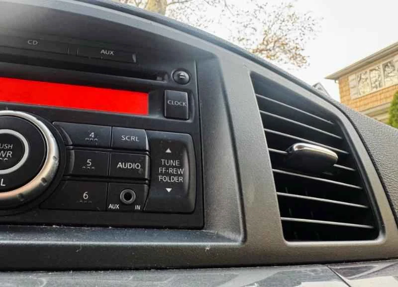 2012 Nissan Quest - Image 14 of 18