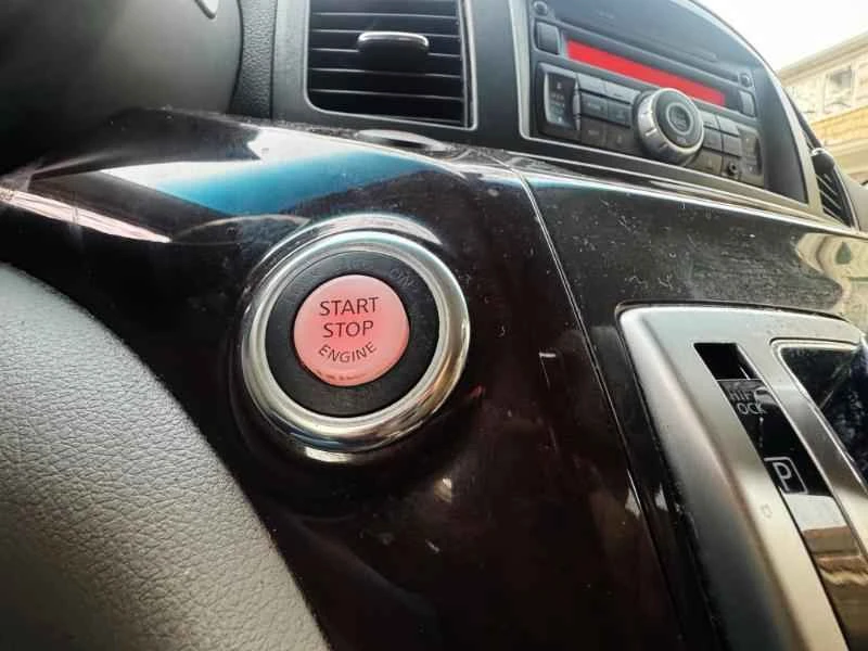 2012 Nissan Quest - Image 15 of 18