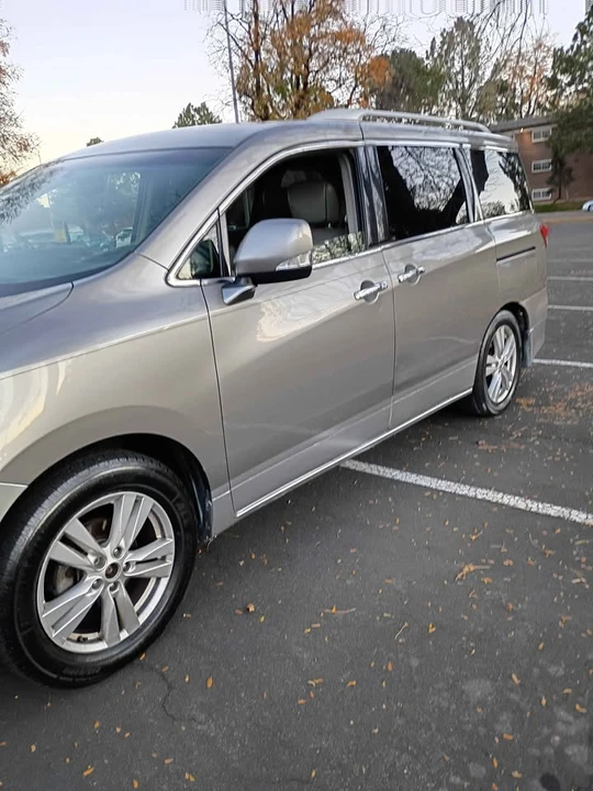 2012 Nissan Quest - Image 10 of 11