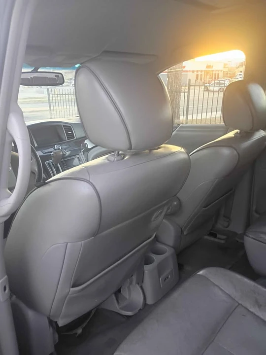 2012 Nissan Quest - Image 7 of 11