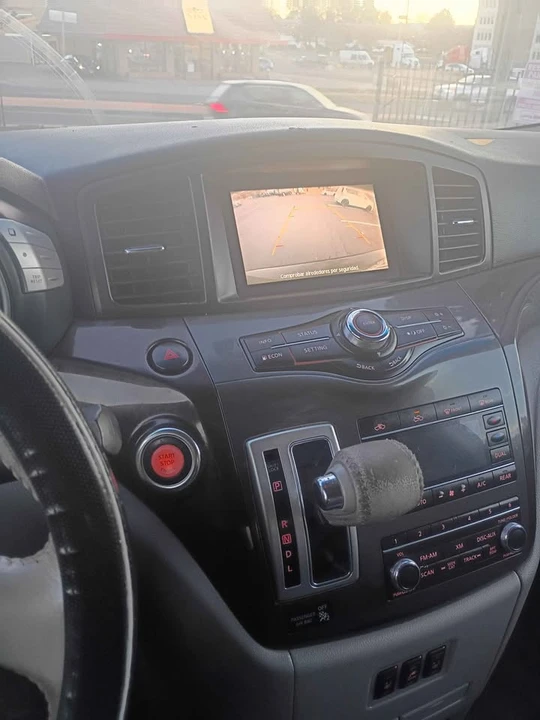 2012 Nissan Quest - Image 8 of 11