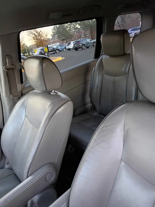2012 Nissan Quest - Image 11 of 11