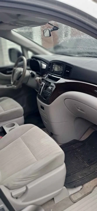 2012 Nissan Quest - Image 3 of 9