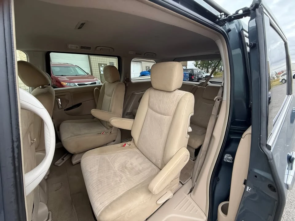 2012 Nissan Quest - Image 9 of 19