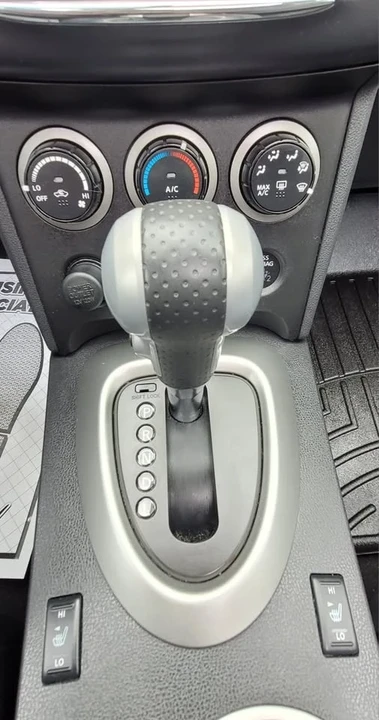 2012 Nissan Rogue - Image 15 of 18