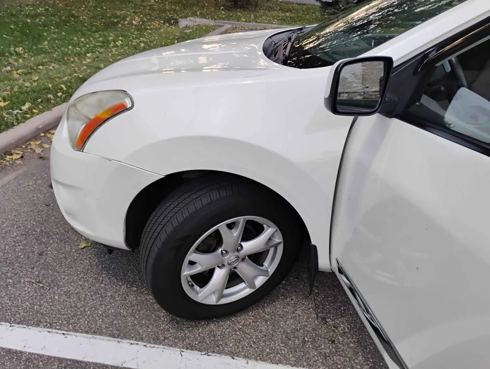 2012 Nissan Rogue - Image 2 of 7