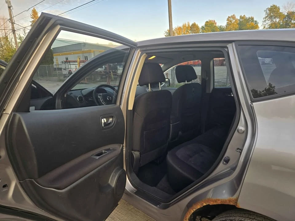 2012 Nissan Rogue - Image 7 of 8