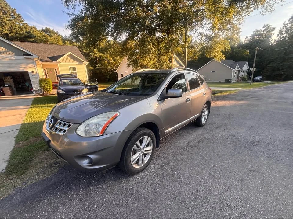 2012 Nissan Rogue - Image 8 of 11