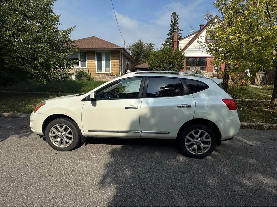 2012 Nissan Rogue - Image 3 of 5