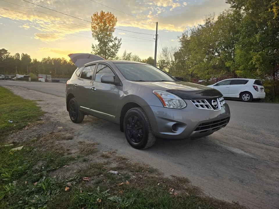 2012 Nissan Rogue - Image 2 of 8