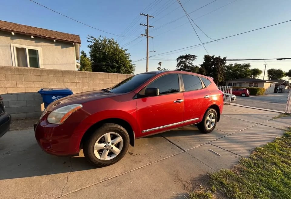 2012 Nissan Rogue - Image 3 of 10