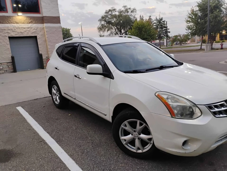 2012 Nissan Rogue - Image 6 of 7