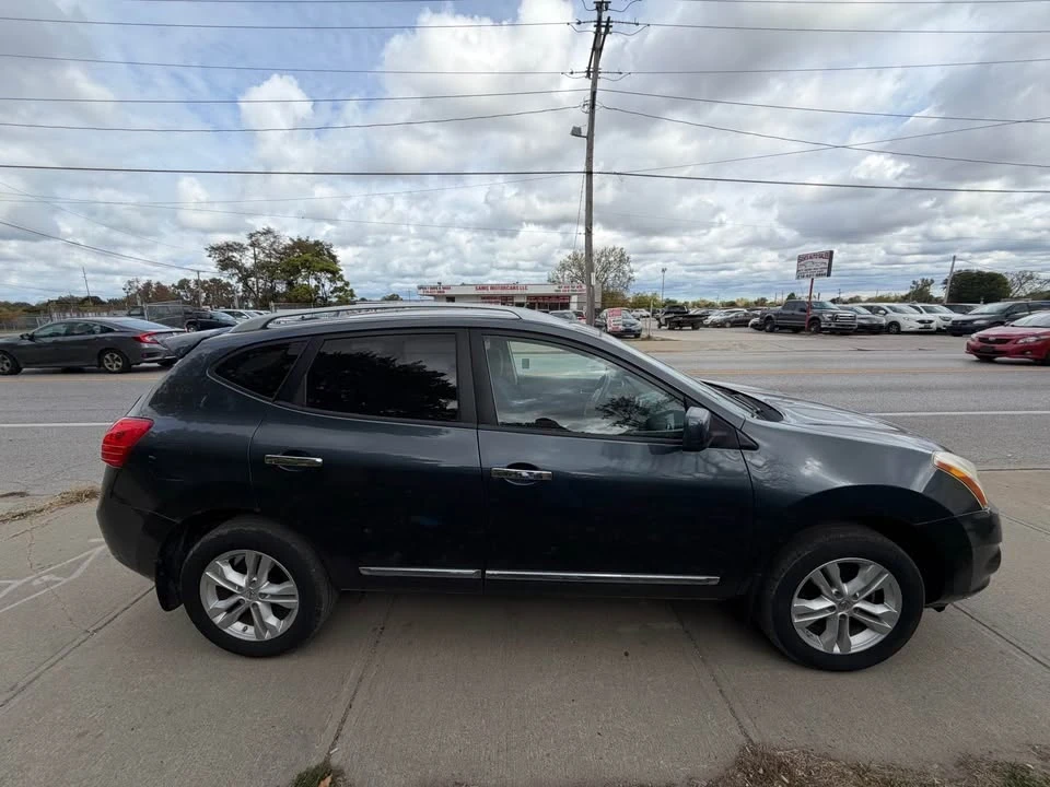 2012 Nissan Rogue - Image 4 of 11