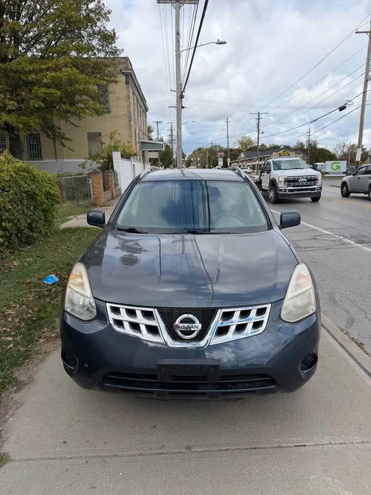 2012 Nissan Rogue - Image 2 of 11