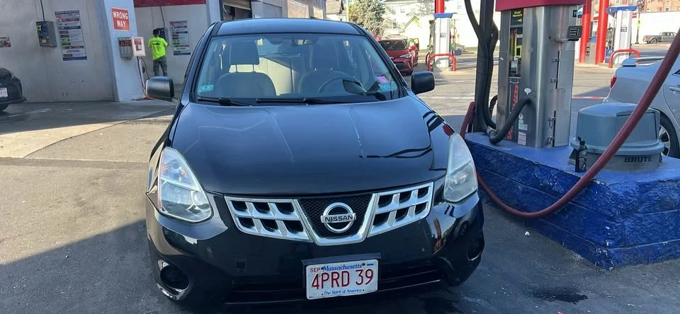 2012 Nissan Rogue - Image 2 of 12
