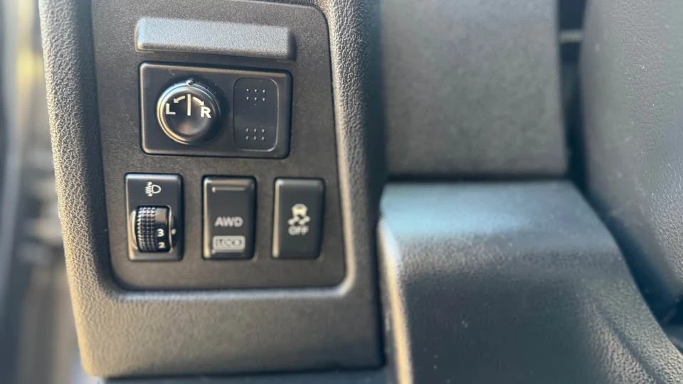 2012 Nissan Rogue - Image 17 of 20