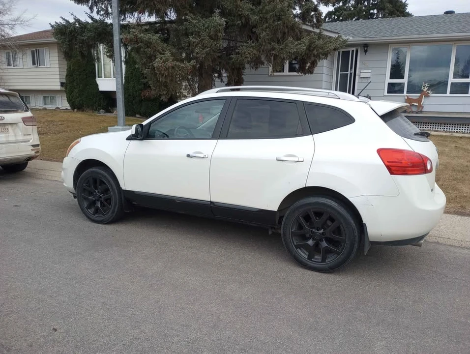 2012 Nissan Rogue - Image 2 of 6