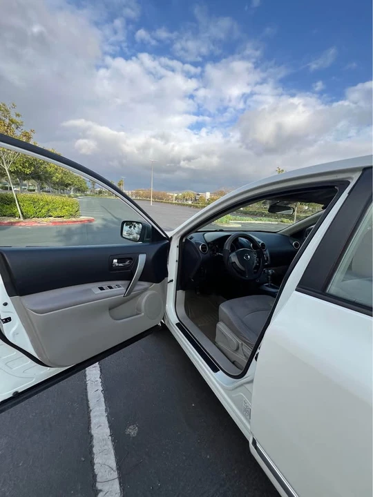 2012 Nissan Rogue - Image 10 of 15