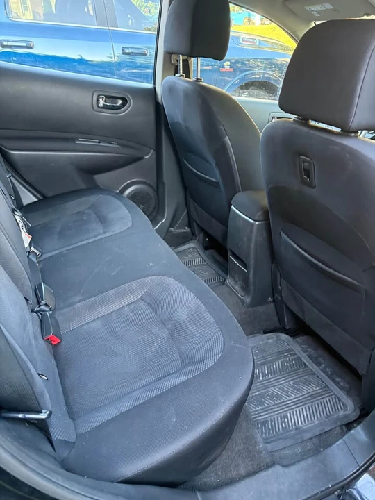 2012 Nissan Rogue - Image 6 of 6
