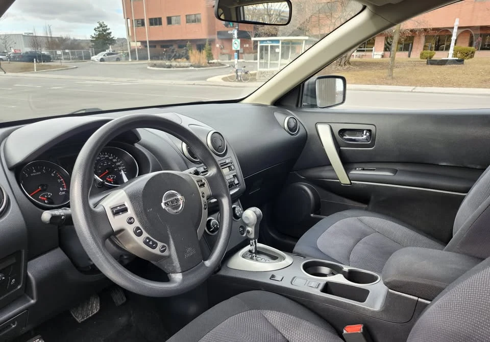 2012 Nissan Rogue - Image 10 of 17