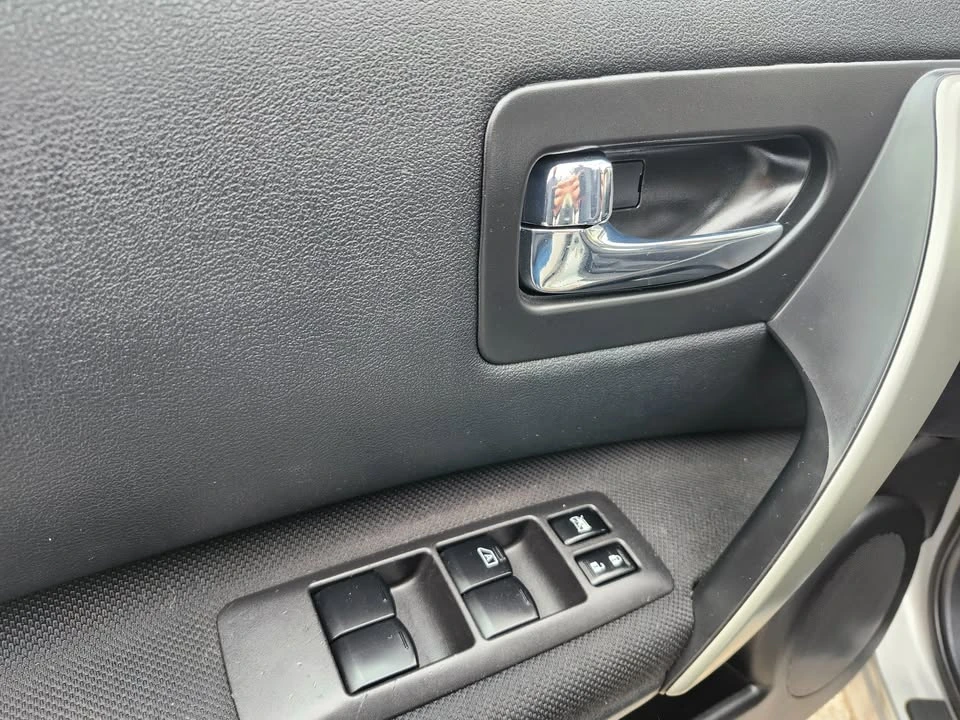 2012 Nissan Rogue - Image 14 of 17