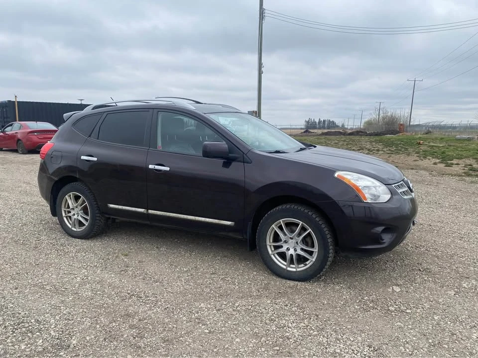 2012 Nissan Rogue - Image 2 of 15